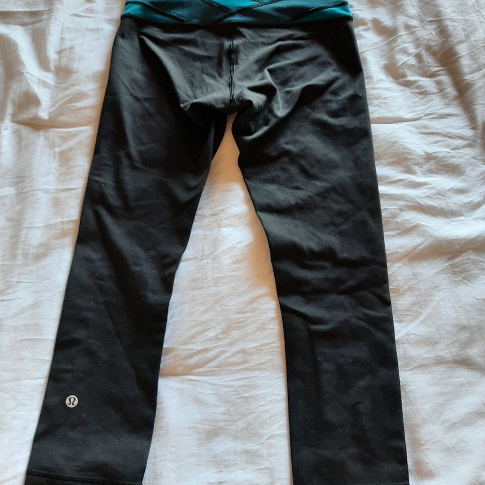 Lululemon size 4 crop leggings